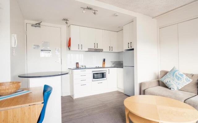 1BR Studio near the Beach with Rooftop Pool