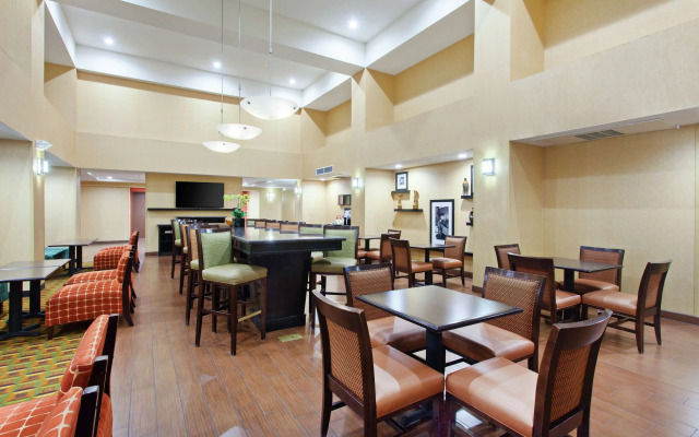 Hampton Inn & Suites Fresno-Northwest