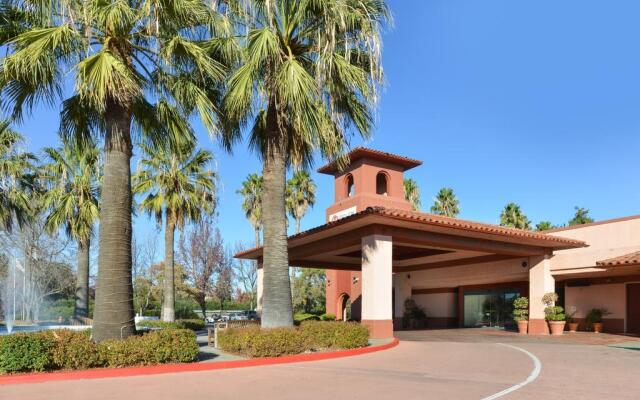 Red Lion Hotel Woodlake Sacramento