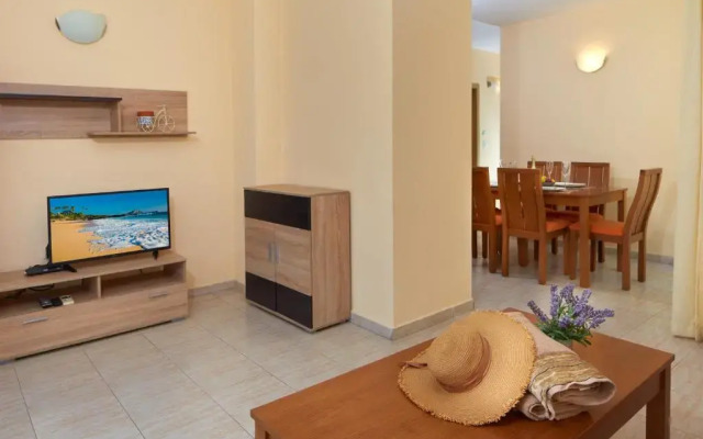 Pollo Resort Mikosta Apartments