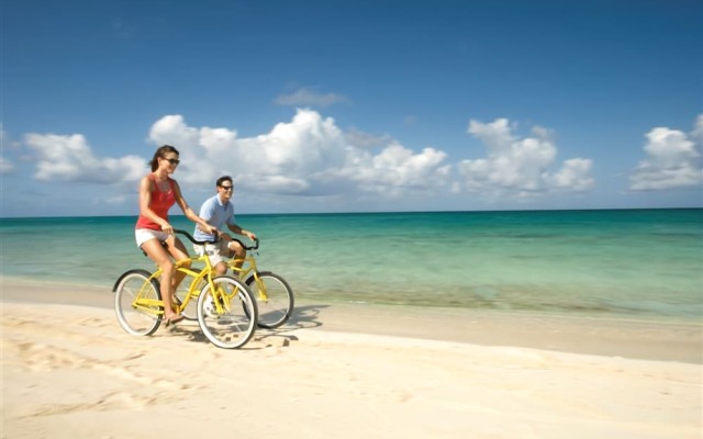 Cape Eleuthera Resort & Marina