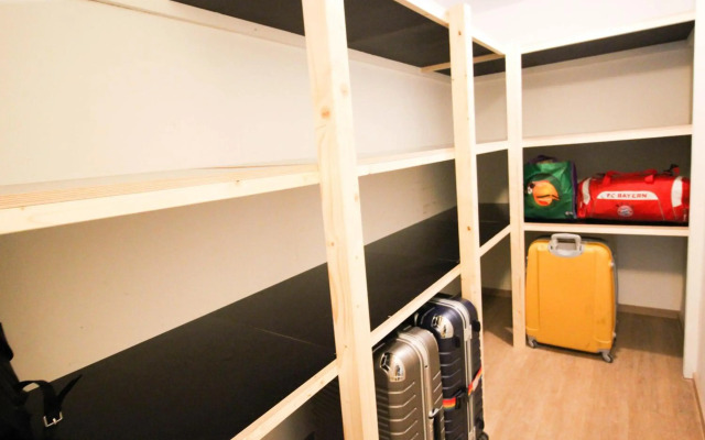 The 4 You Hostel & Hotel