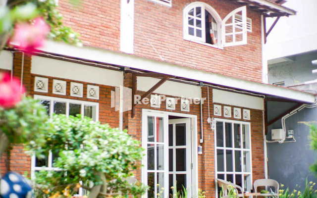 Omah Alif RedPartner