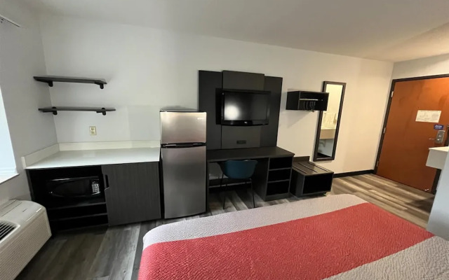 Studio 6 Suites Urbana, IL