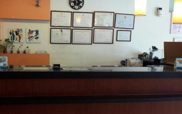 7 Days Inn Jiangmen 1st Gangkou Road Phoenix Mountain Station Branch – Lobby – Jiangmen