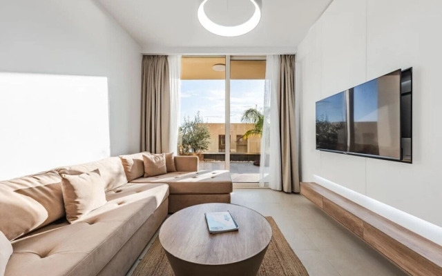 Seaside Retreat Green Coast