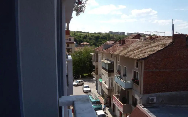 Thomas Palace Apartments