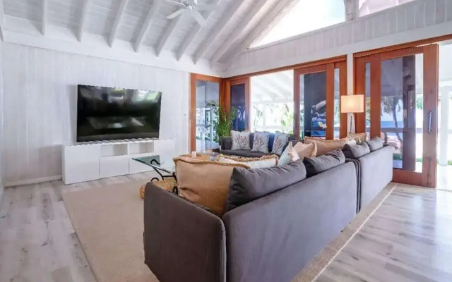 Sunny Vacation Villa 87