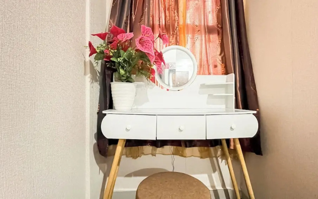 Modern Chic Studio At Transpark Cibubur Apartment