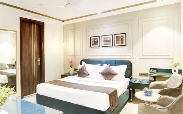 Saltstayz Premier – Galleria Market Road & Sector 27