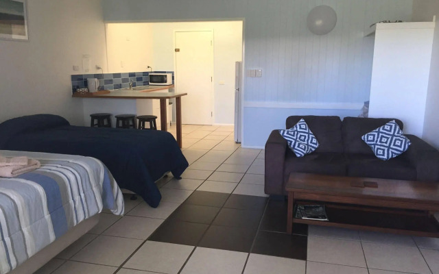 Cardwell Beachfront Motel