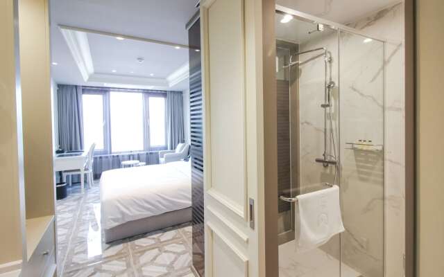 Golden Tulip Ever Yongin Hotel