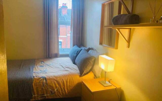 Immaculate 6-bed House in Coventry