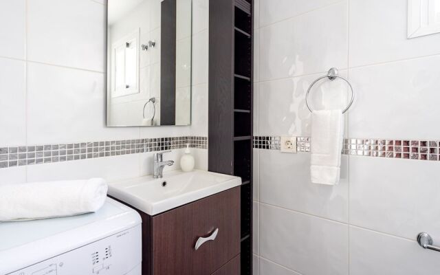 Large Apartment in Prime Location in Fuengirola Ref 98