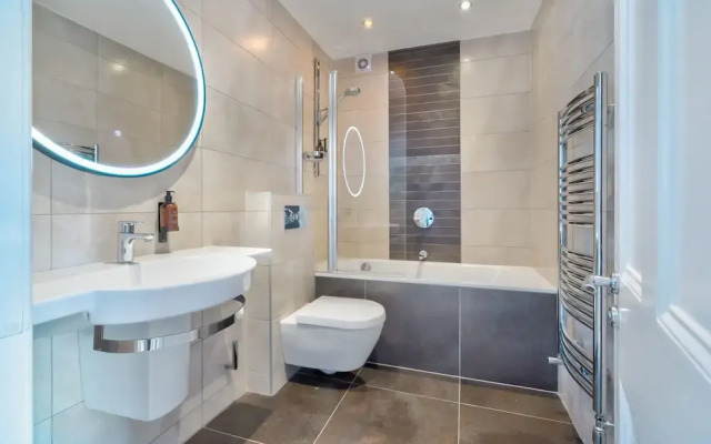 Rosemount X3 Bed Townehouse With Hot Tub