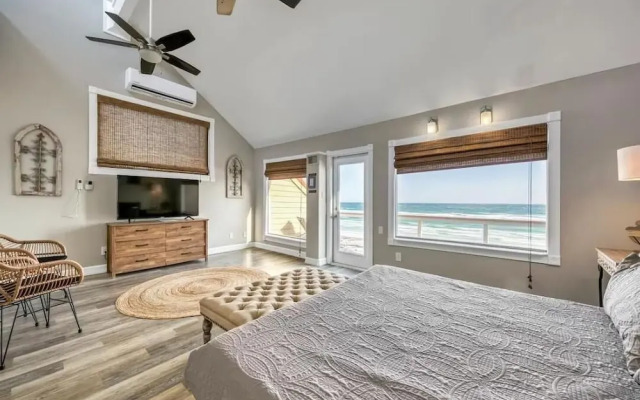 Green Reef #6- Beachfront Bliss