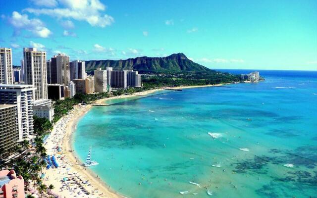 Diamond Head Beach Hotel 805
