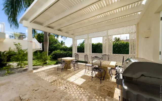 Luxury 2-level villa in Punta Cana