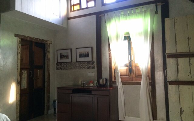 Panji Panji Tropical Wooden Home