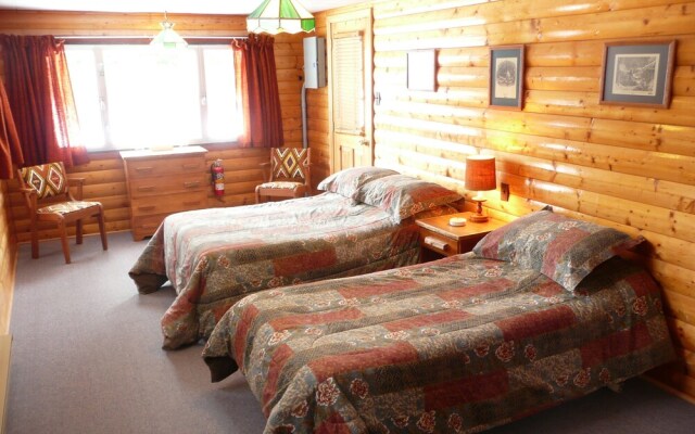 Kan-à-Mouche Pourvoirie Auberge et Chalets