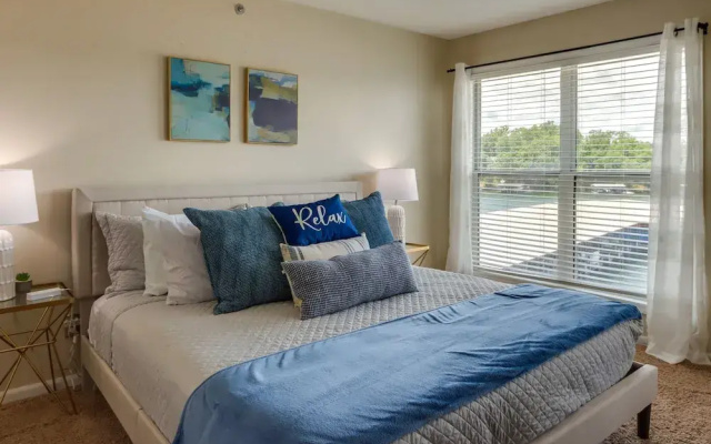 Lake Views + Pool Access: Condo in Osage Beach!