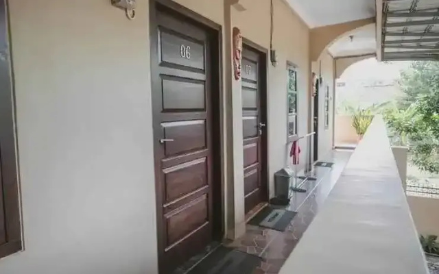 RedDoorz Syariah near Jamtos Jambi 2