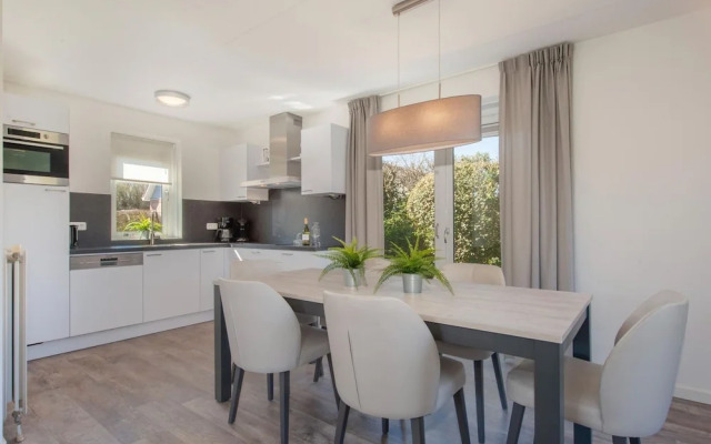 Comfortable Villa With Combi-microwave, Near the Beach