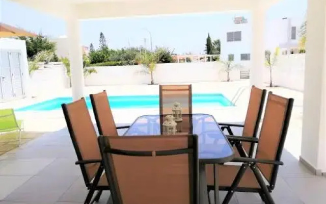 Colonial Beach Villa 33