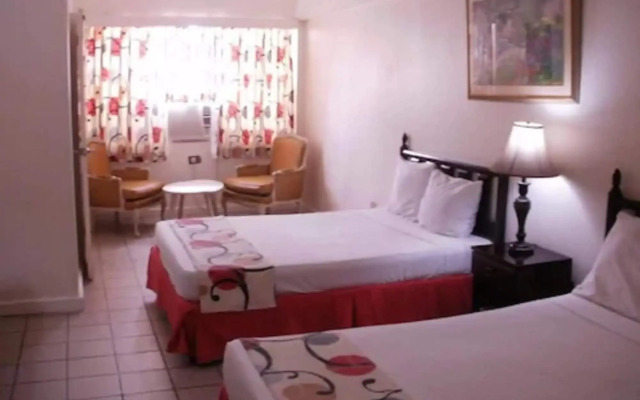 Pineapple Court Hotel