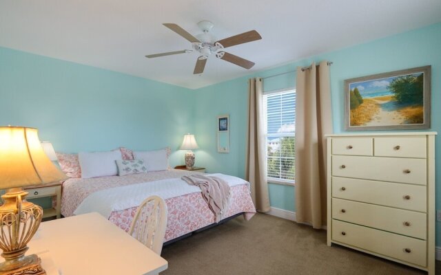 Sunkissed 3 Bedroom Townhouse by RedAwning