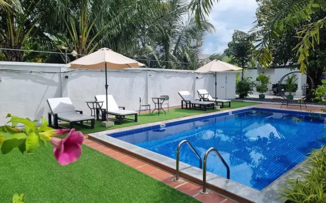 Coconut Paradise Bungalow Kampot