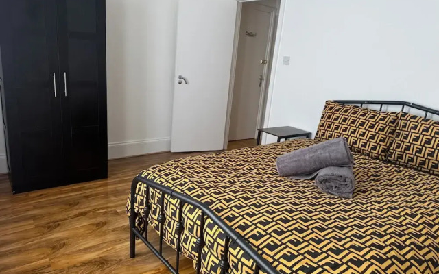 Charming London Apartment With 2 Bedrooms