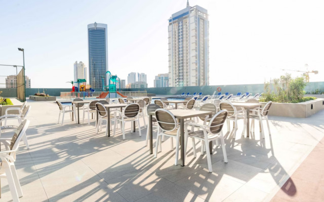 S Plaza Suites Hotel