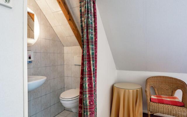 Quaint Holiday Home in Friesland by the Lake