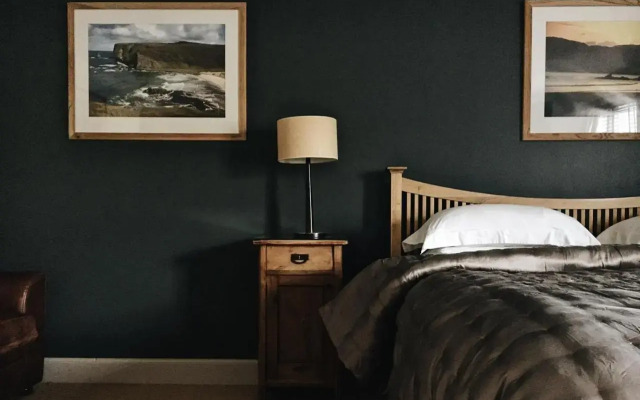 Mackay's Rooms