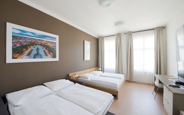 DownTown Suites Chlumova