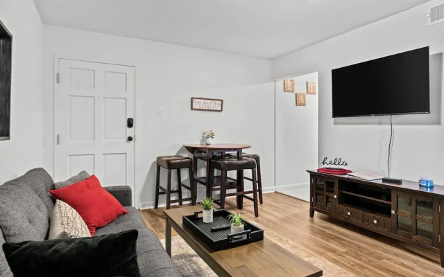 Classic City Getaway at Stadium Village