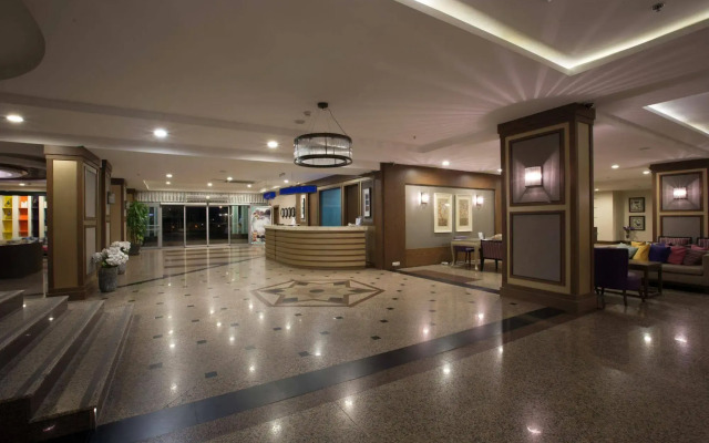 Insula Resort & Spa
