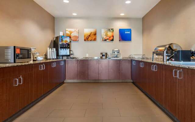 Comfort Suites Airport - University