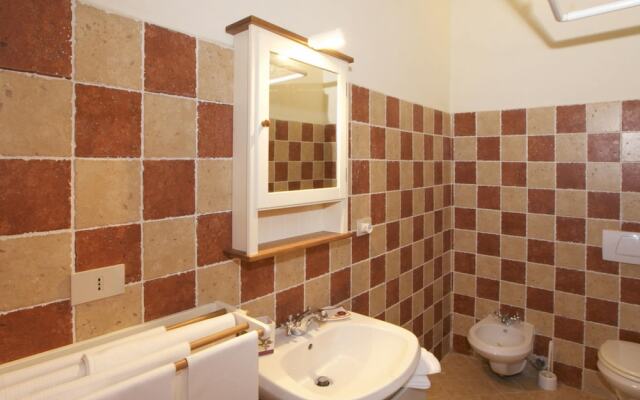 Rustic Escape With Pool