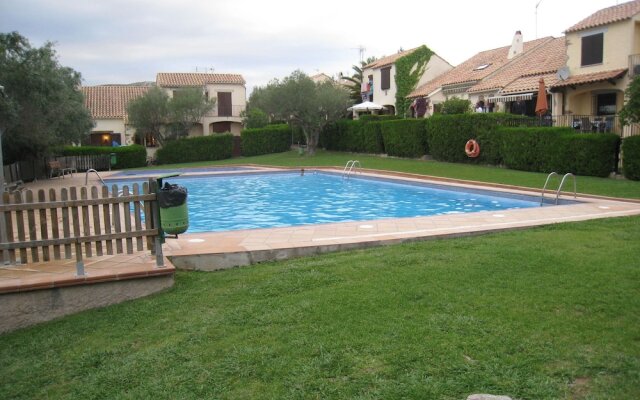Cosy Holiday Home in L'estartit With Swimming Pool