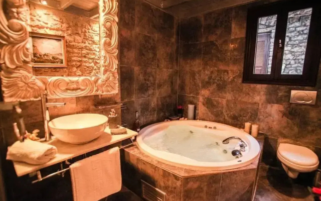 Antique Luxury Suite 75sq.m.