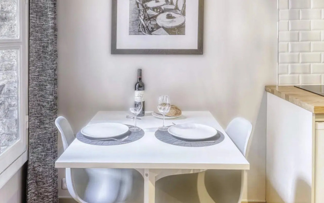 B 1631 - Louvre - Spacieux appartement