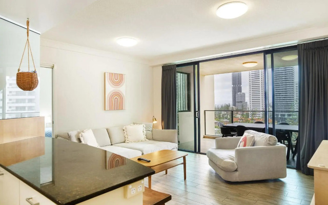 Broadbeach on the Park 2 Bedroom Apartment
