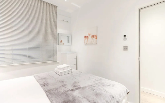 Trafalgar Square by Excel Apartments