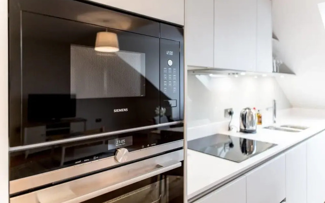 Quiet City Centre Spacious Apartment