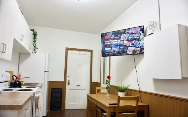 Affordable Apartment w Parking Location Coffee