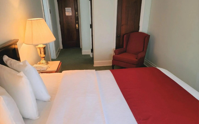 Penn Wells Historic Hotel