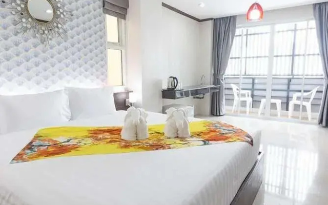 The Chic Patong
