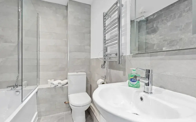 Right On : Bright On Apartment 1C | By My Getaways